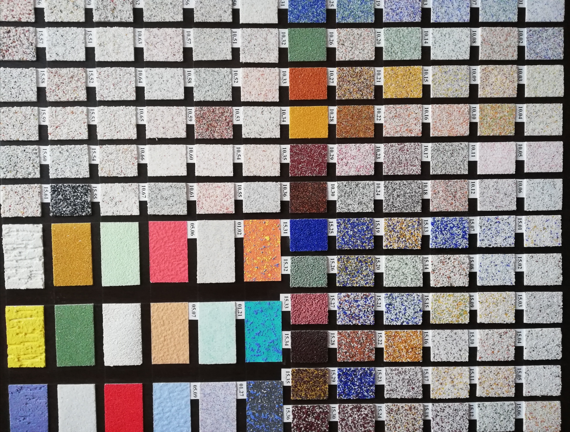 Популярные изображения цветовых узоров, декоративной мозаичной штукатурки разных фракций зерна, для нанесения на стены интерьера